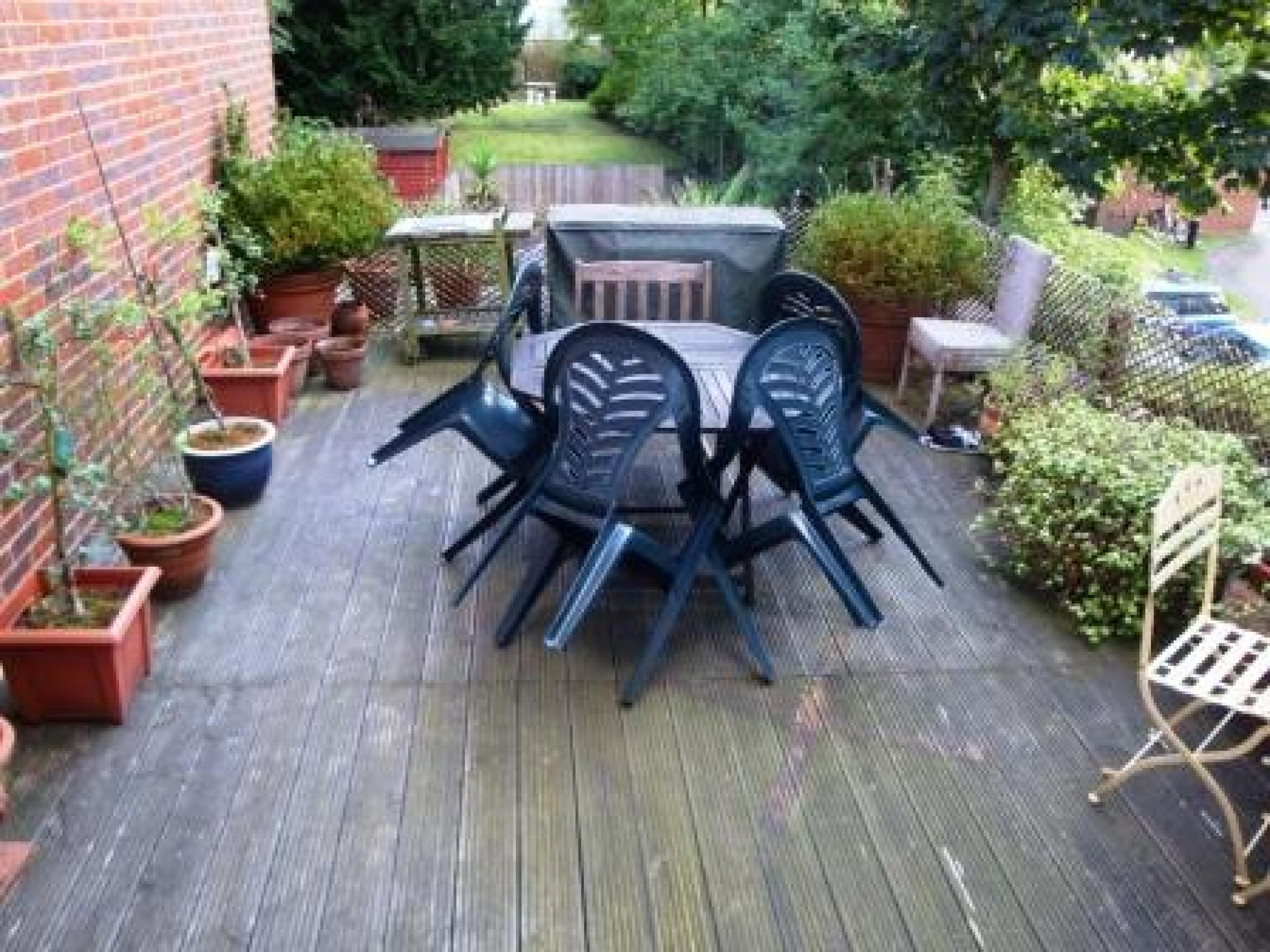 			HUGE ROOF TERRACE, 1 Bedroom, 1 bath, 1 reception Flat			 Willesden Lane, WILLESDEN GREEN NW2